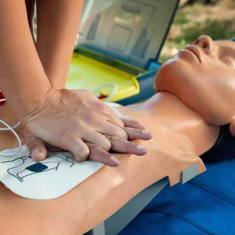 Curso de capacitación en el uso del desfibrilador homologado