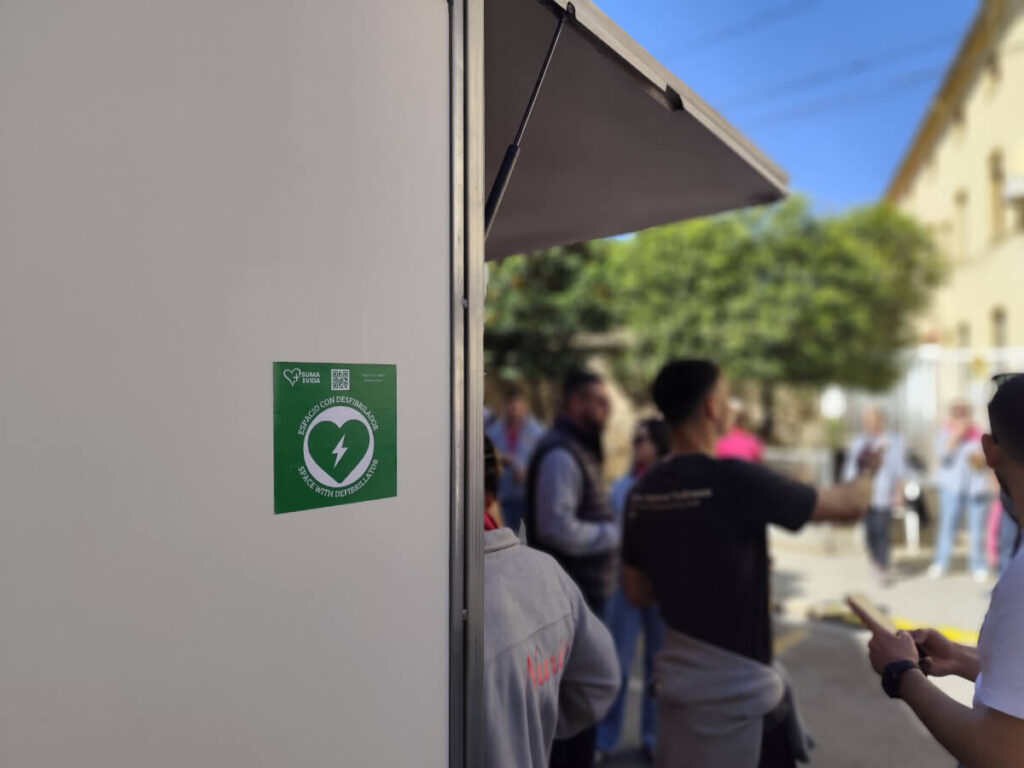 Señalización de espacio con desfibrilador durante un evento