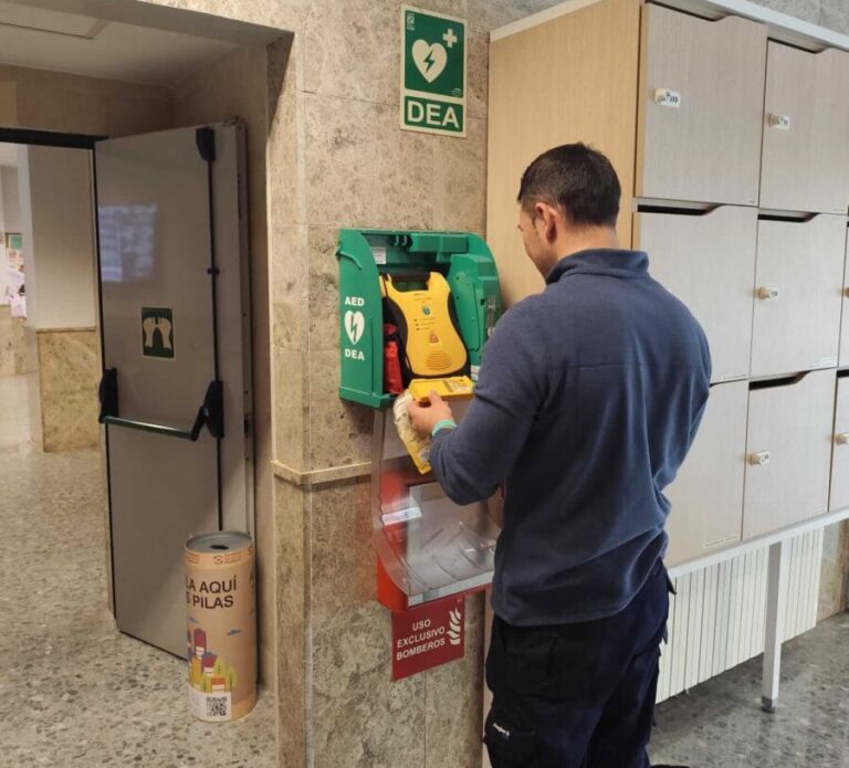 Servicio de mantenimiento técnico para desfibriladores y DEA/ DESA