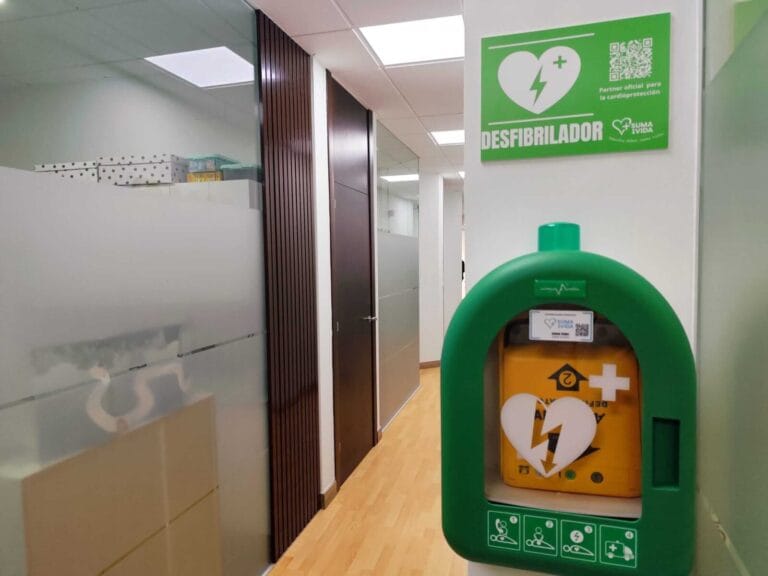 Desfibrilador DEA para clínicas dentales y centros médico estéticos