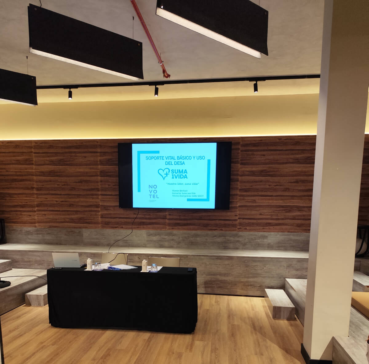 Formación de Soporte Vital Básico y uso del DEA en Novotel Valencia
