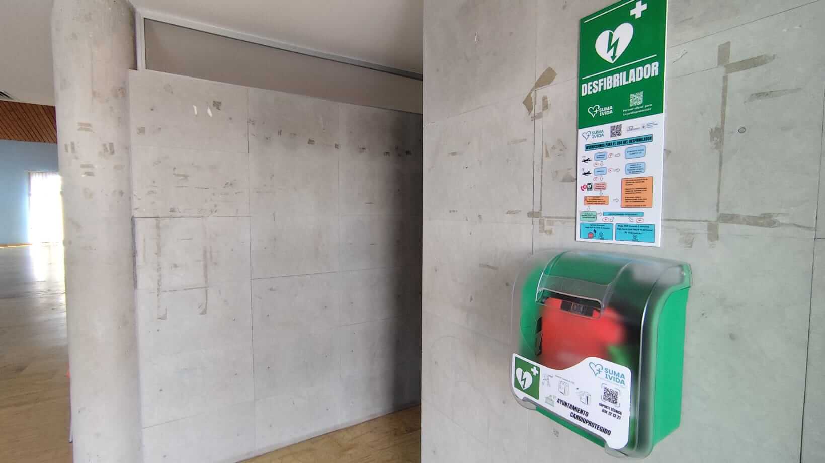 Desfibrilador Primedic HeartSave Y en edificio municipal de Benaguasil