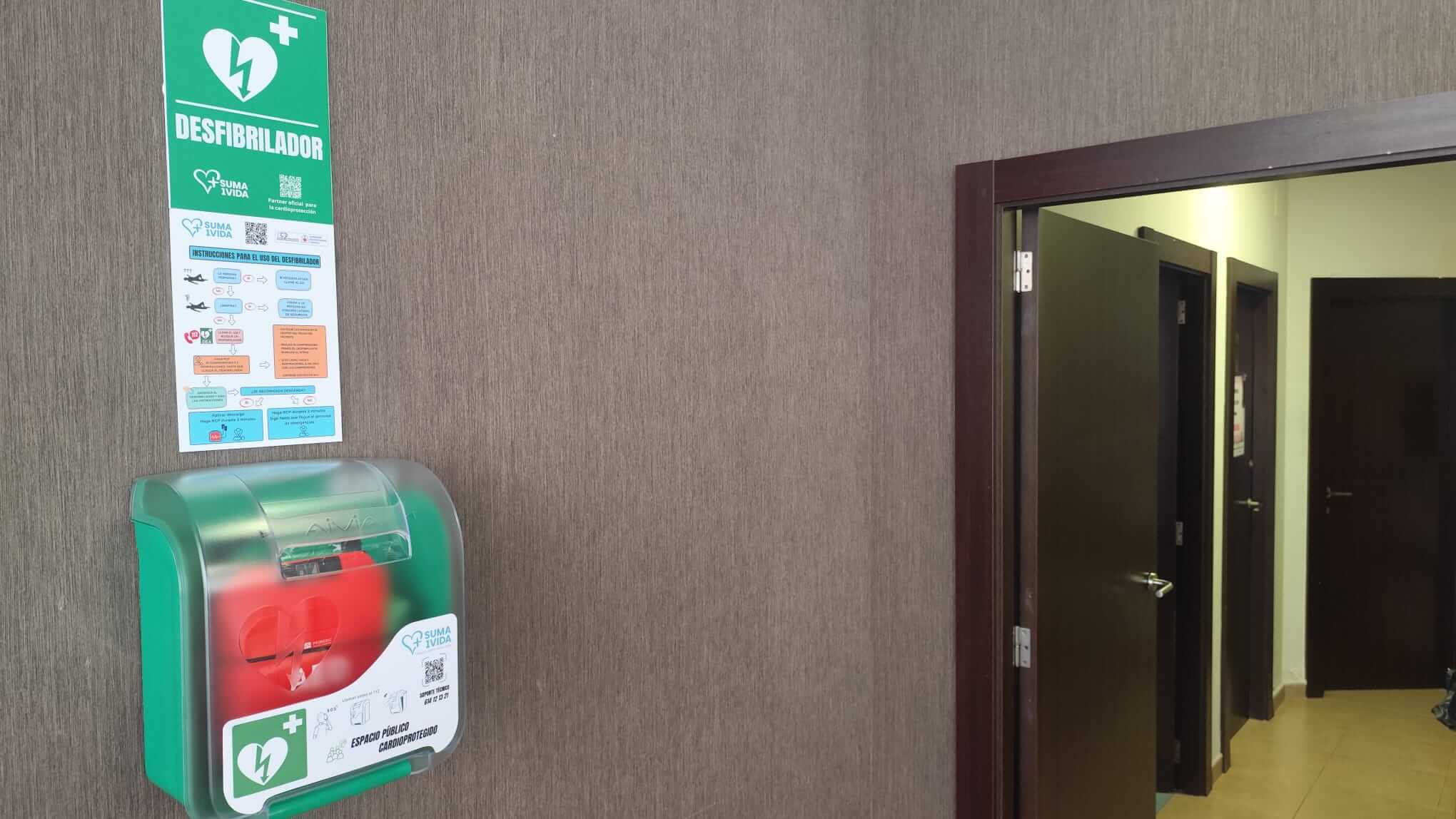 Desfibrilador instalado en el Espai Major de Benaguasil por Suma una Vida
